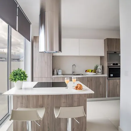 Appartement Private Penthouse & Terrace San Ġiljan