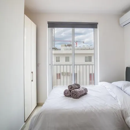 Appartement Private Penthouse & Terrace San Ġiljan