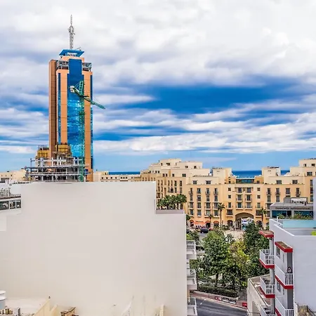 Private Penthouse & Terrace San Ġiljan